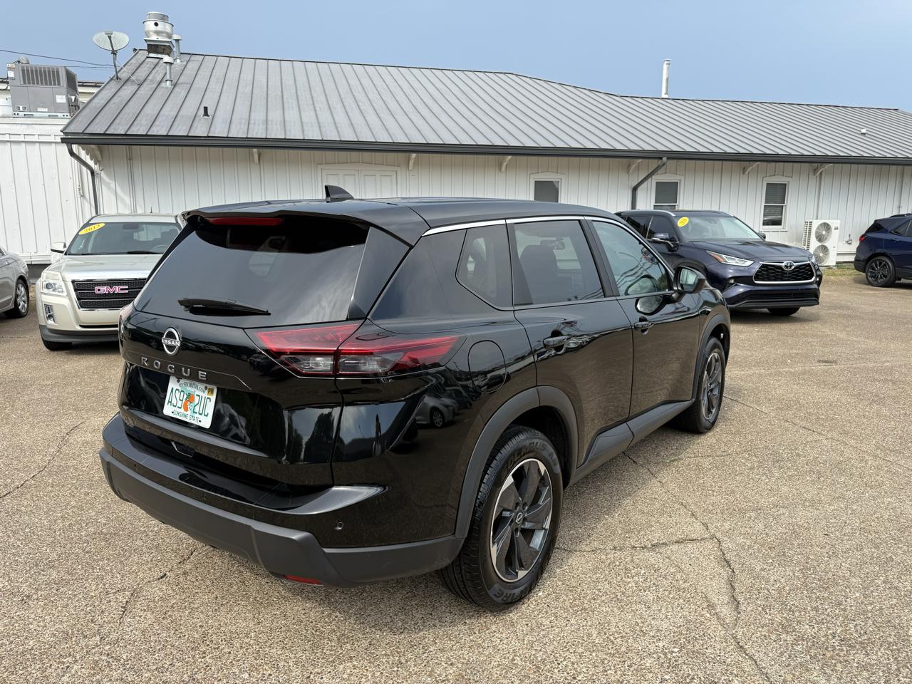 Nissan Rogue FWD SV 2025
