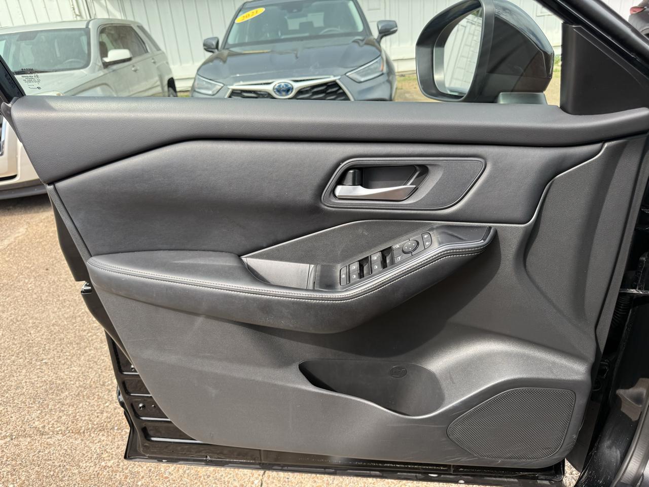 Nissan Rogue FWD SV 2025