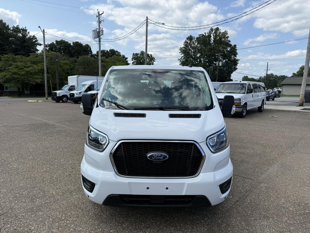 Ford Transit Passenger Wagon T-350 148" Low Roof XLT RWD 2023