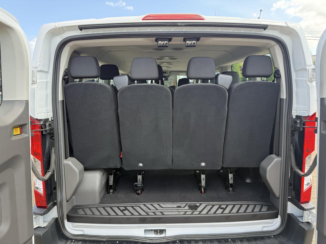 Ford Transit Passenger Wagon T-350 148" Low Roof XLT RWD 2023