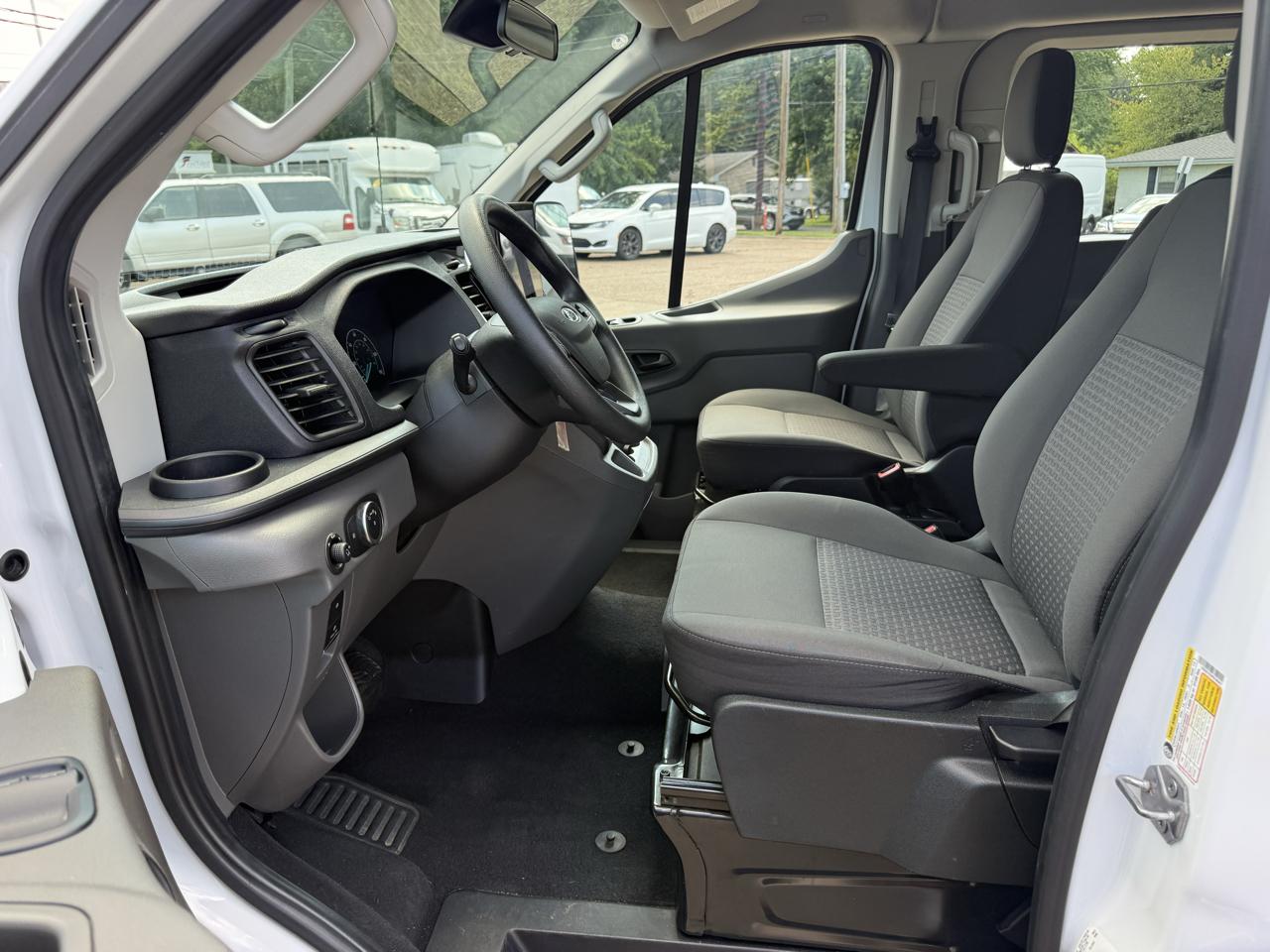 Ford Transit Passenger Wagon T-350 148" Low Roof XLT RWD 2023