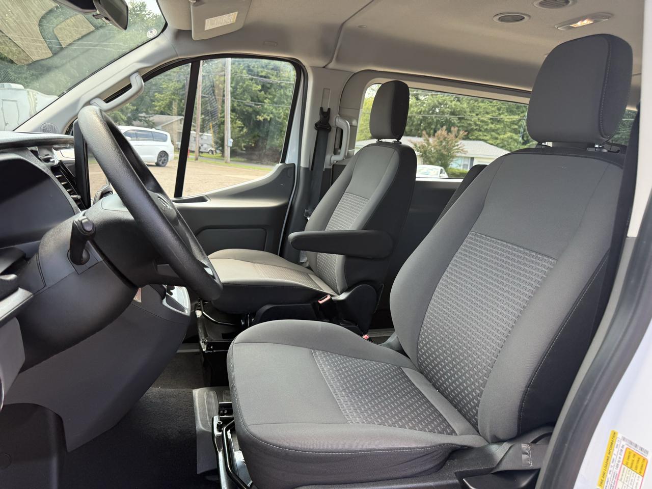Ford Transit Passenger Wagon T-350 148" Low Roof XLT RWD 2023