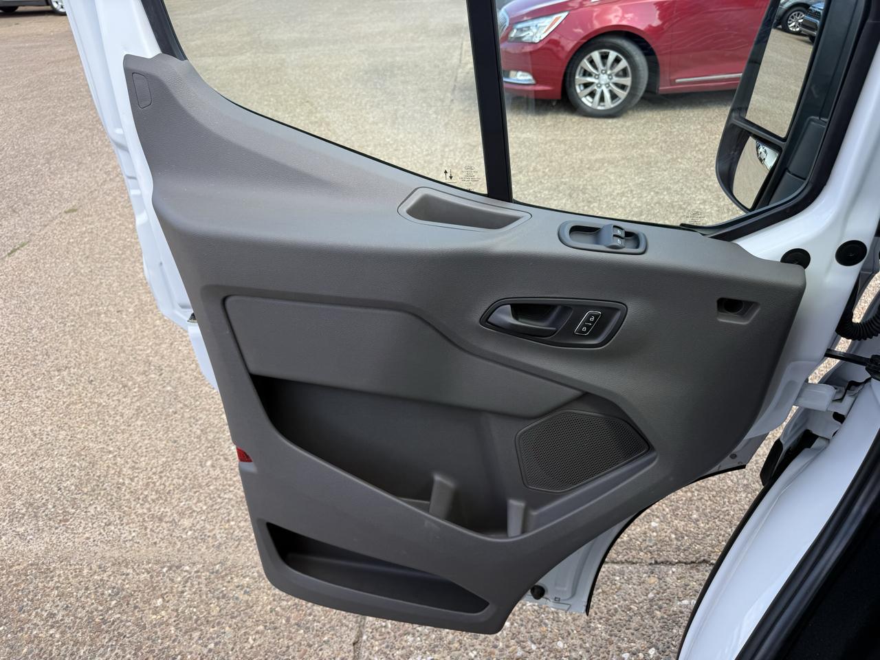 Ford Transit Passenger Wagon T-350 148" Low Roof XLT RWD 2023