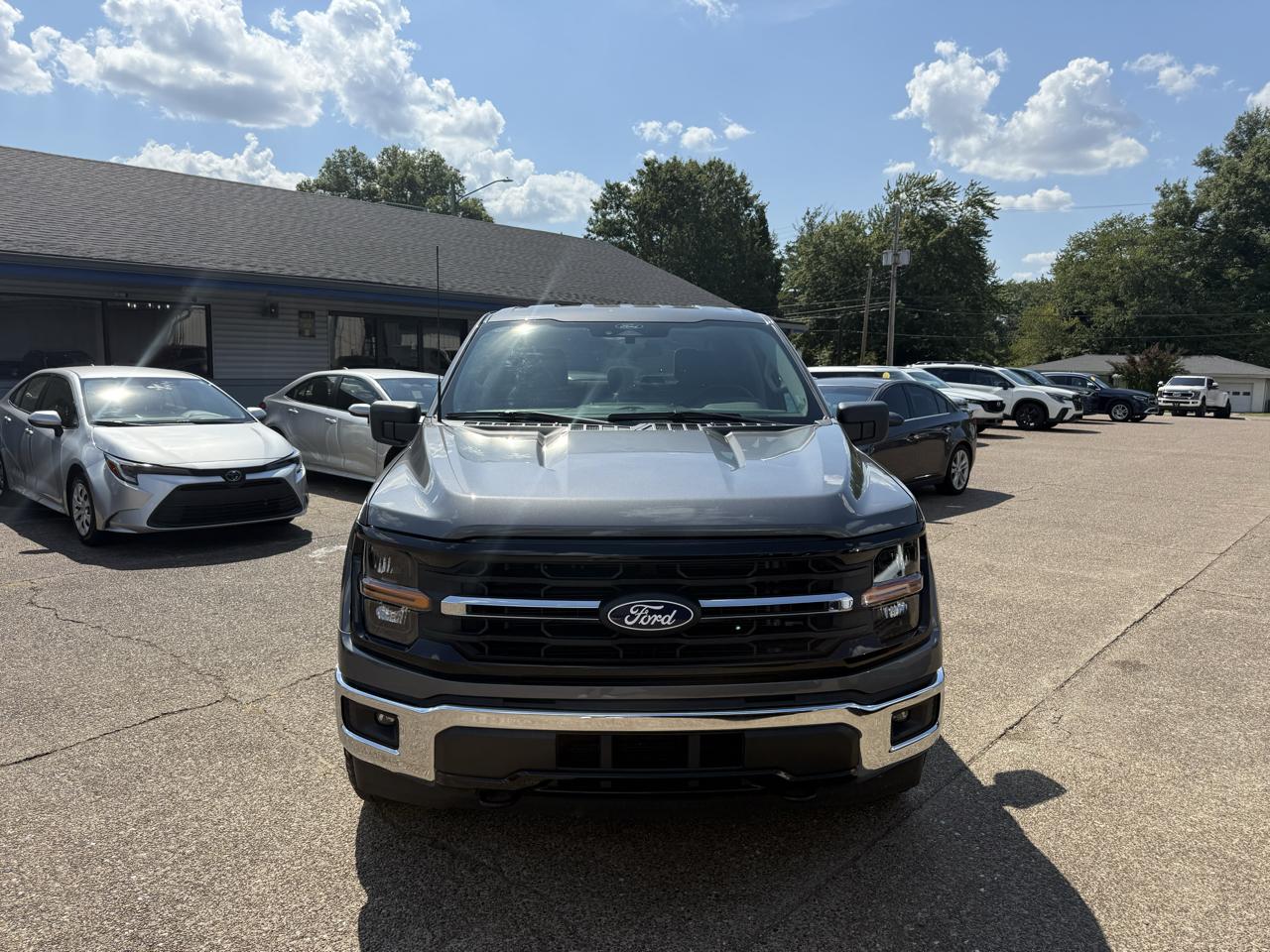 Ford F-150 4WD SuperCab 145" XLT 2025