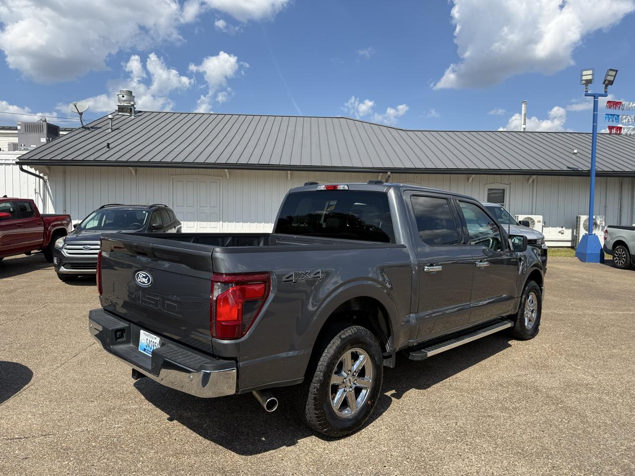 Ford F-150 4WD SuperCab 145" XLT 2025