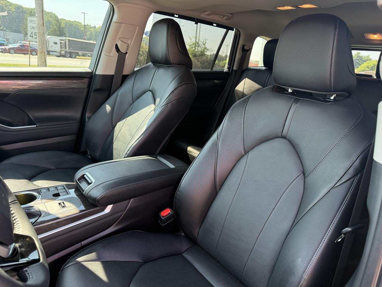 Toyota Highlander Hybrid Limited AWD (Natl) 2026