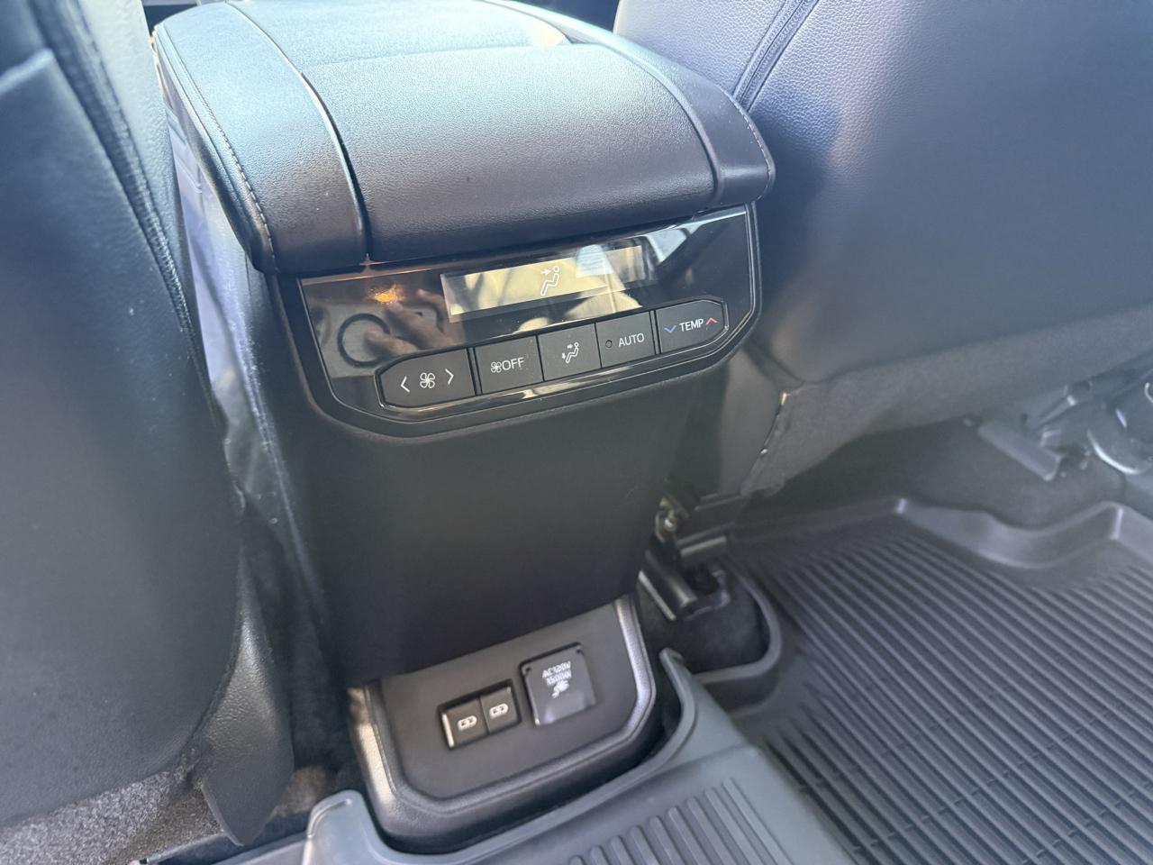 Toyota Highlander Hybrid Limited AWD (Natl) 2026