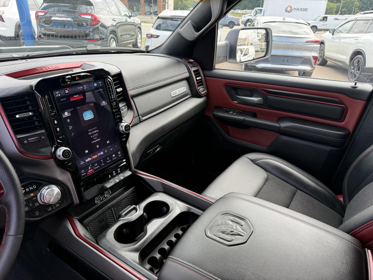 RAM 1500 4WD Crew Cab 140.5" Rebel 2026