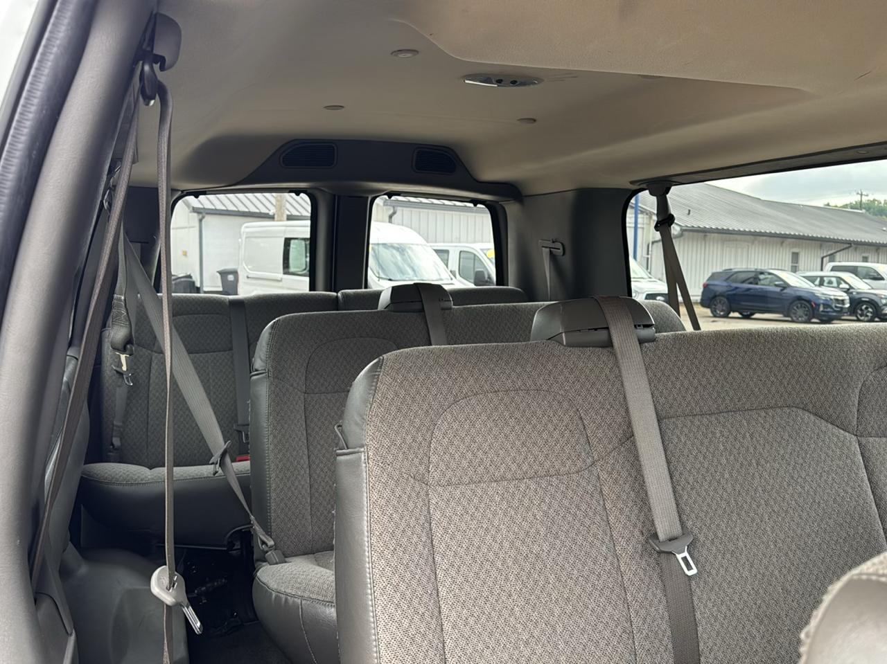 Chevrolet Express Passenger RWD 3500 155" LT 2018