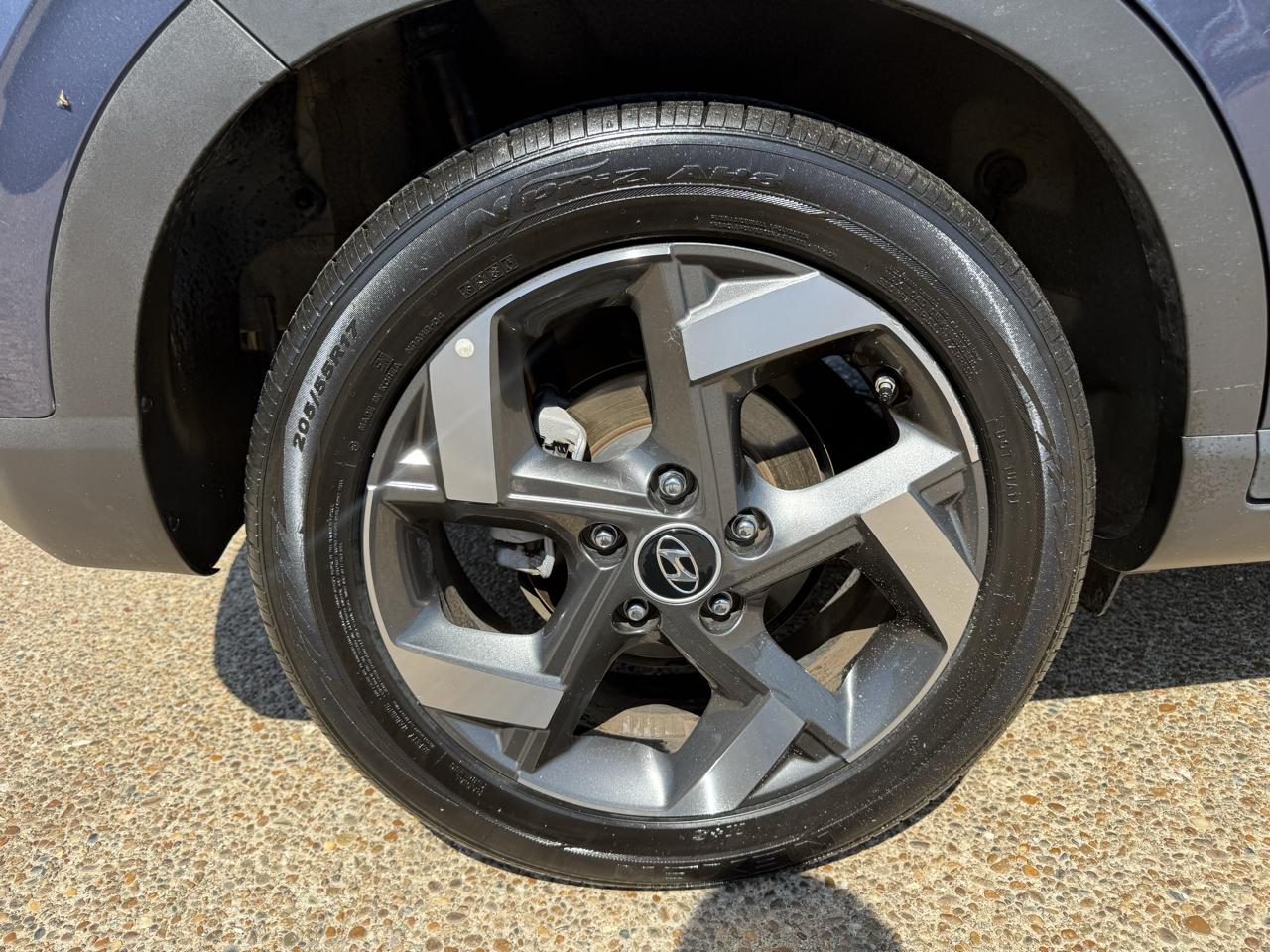 Hyundai Venue Limited IVT 2025