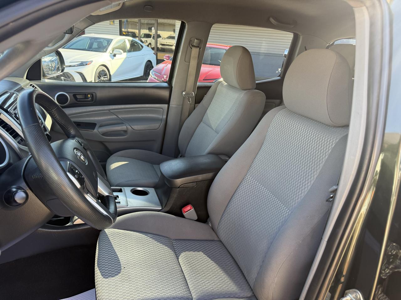 Toyota Tacoma 4WD Double Cab LB V6 AT (Natl) 2014