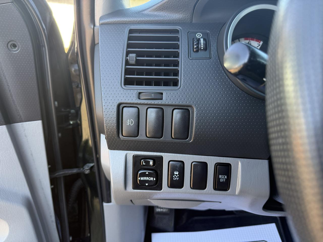 Toyota Tacoma 4WD Double Cab LB V6 AT (Natl) 2014