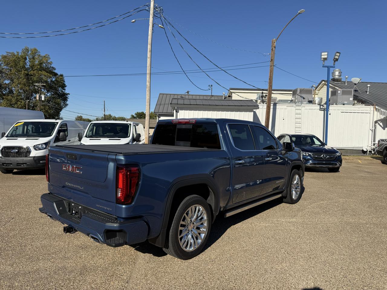 GMC Sierra 1500 4WD Crew Cab 147" Denali 2025
