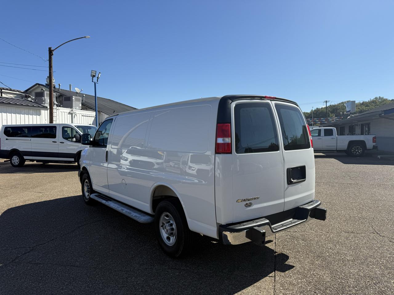 Chevrolet Express Cargo Van RWD 2500 135" 2025