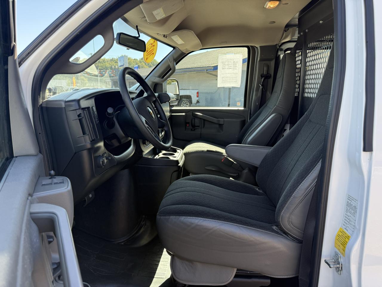 Chevrolet Express Cargo Van RWD 2500 135" 2025