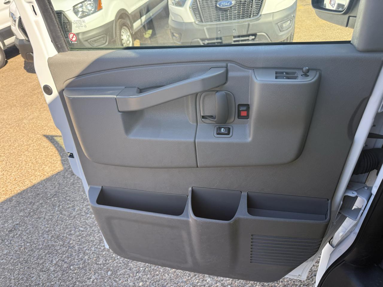 Chevrolet Express Cargo Van RWD 2500 135" 2025