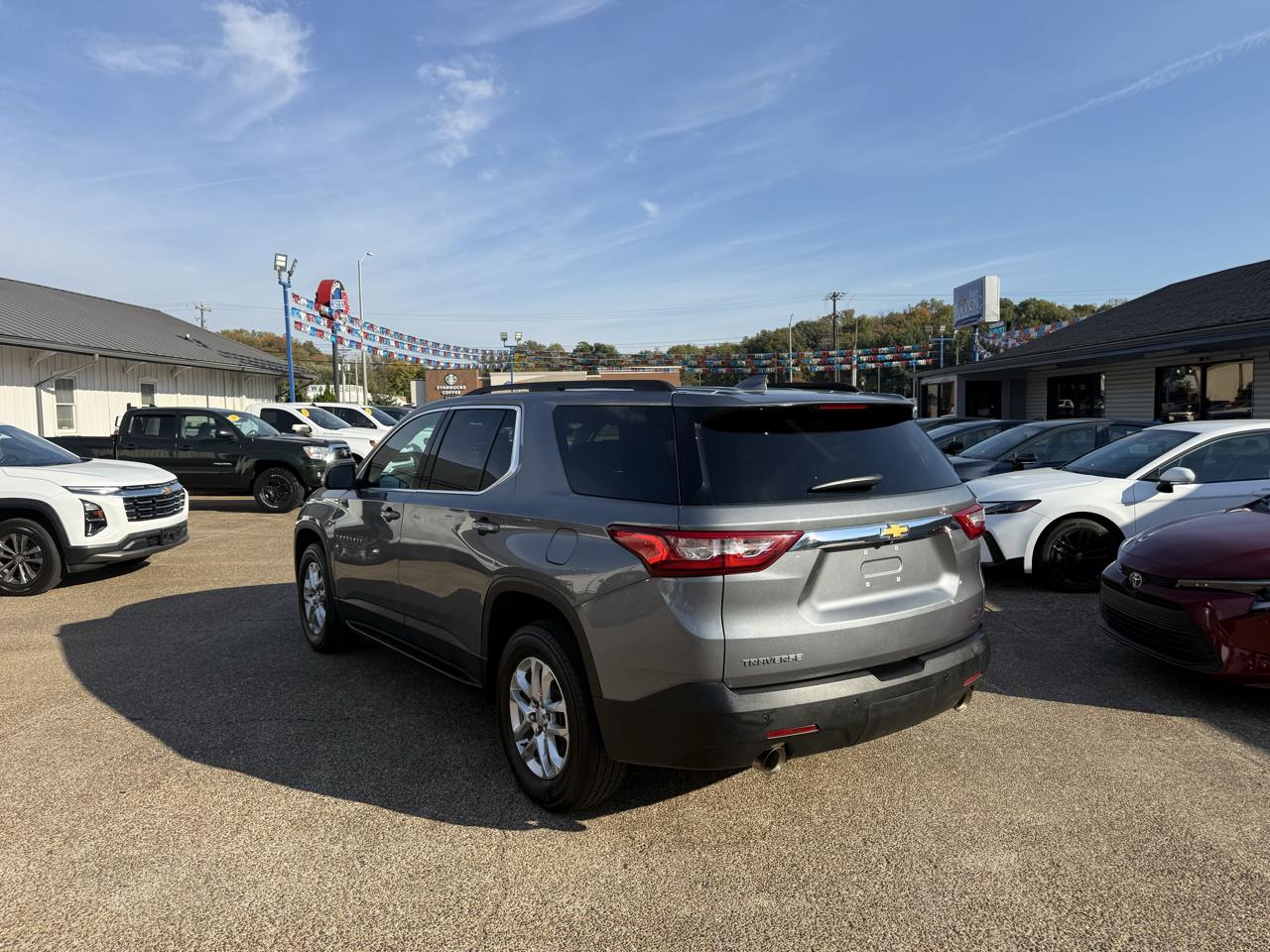 Chevrolet Traverse FWD 4dr LT Cloth w/1LT 2021
