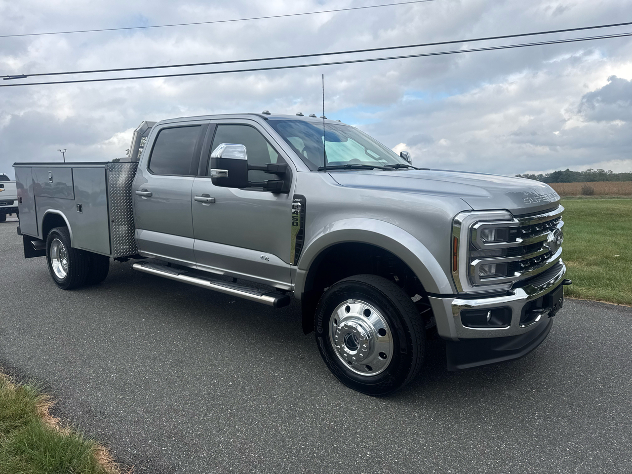 2024 Ford F-450 Lariat photo 4
