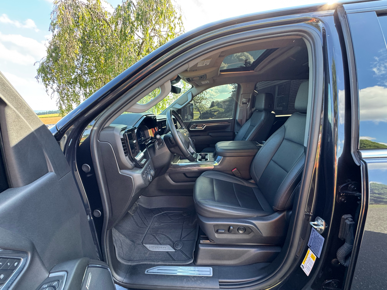 2024 Chevrolet Silverado 3500HD LTZ photo 9