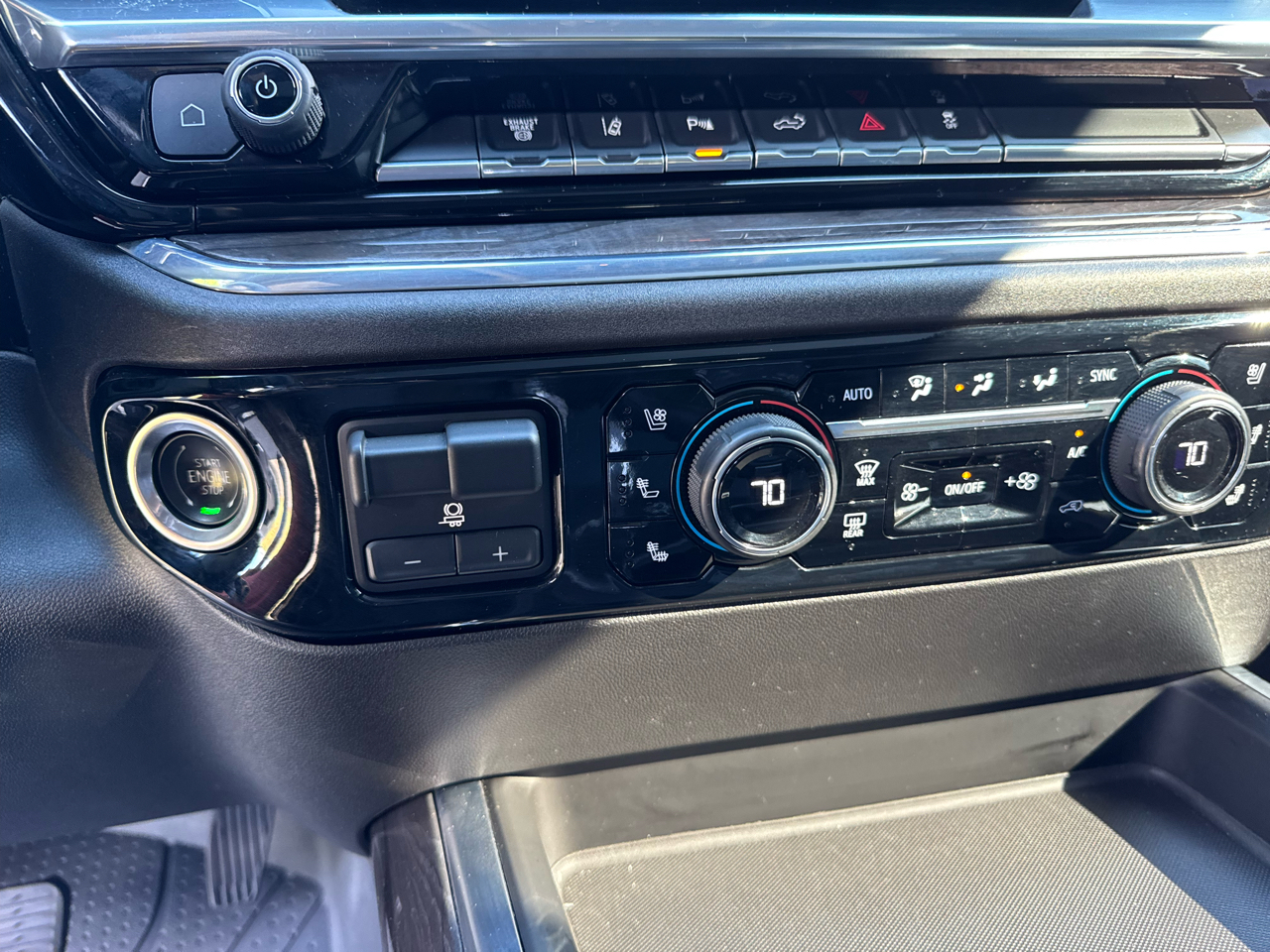 2024 Chevrolet Silverado 3500HD LTZ photo 16