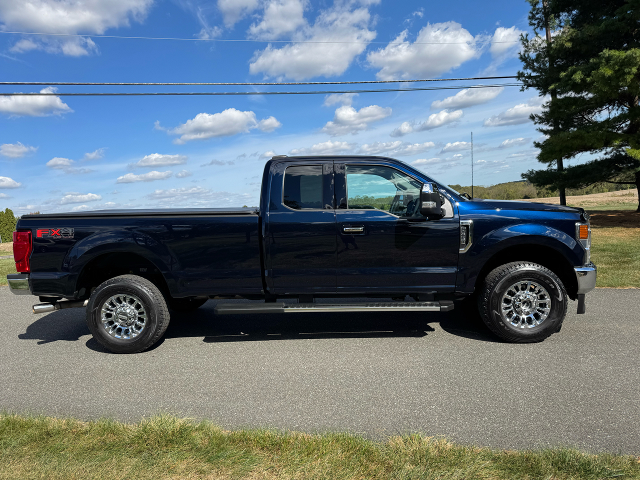 2022 Ford F-350 XLT photo 4