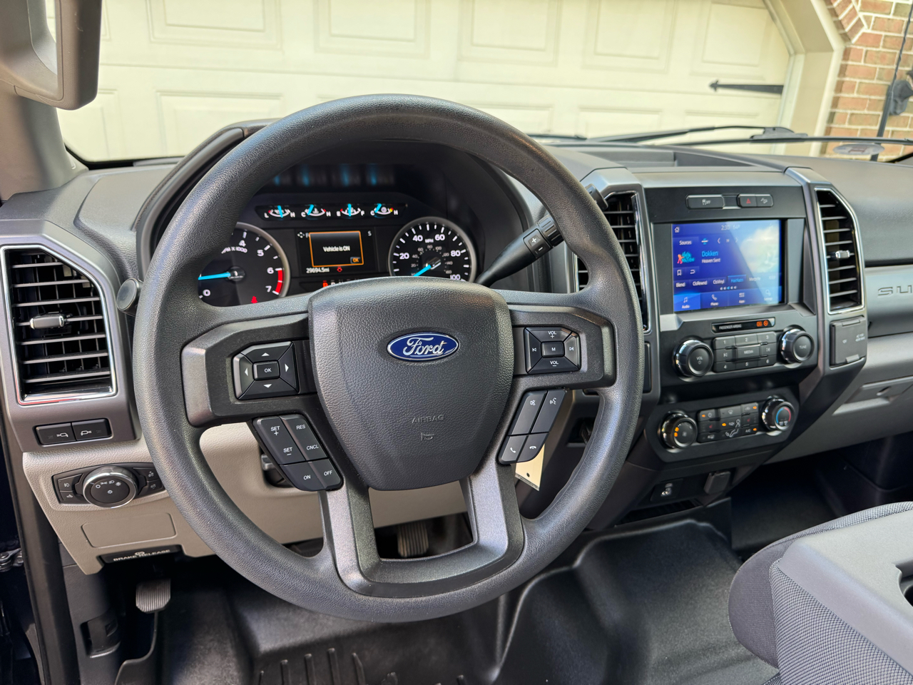 2022 Ford F-350 XLT photo 10