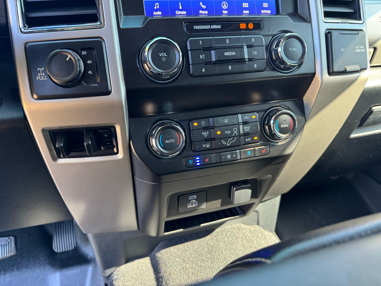 2020 Ford F-350 Lariat photo 20