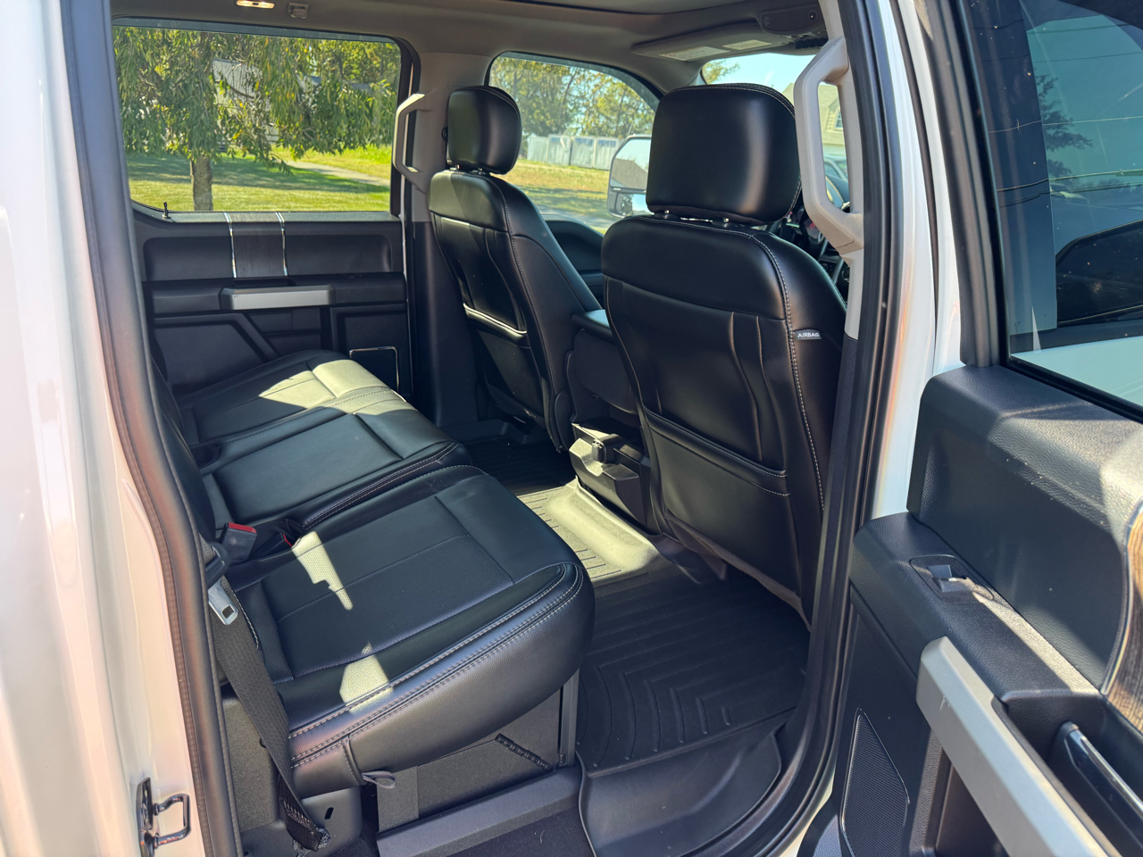 2020 Ford F-350 Lariat photo 13