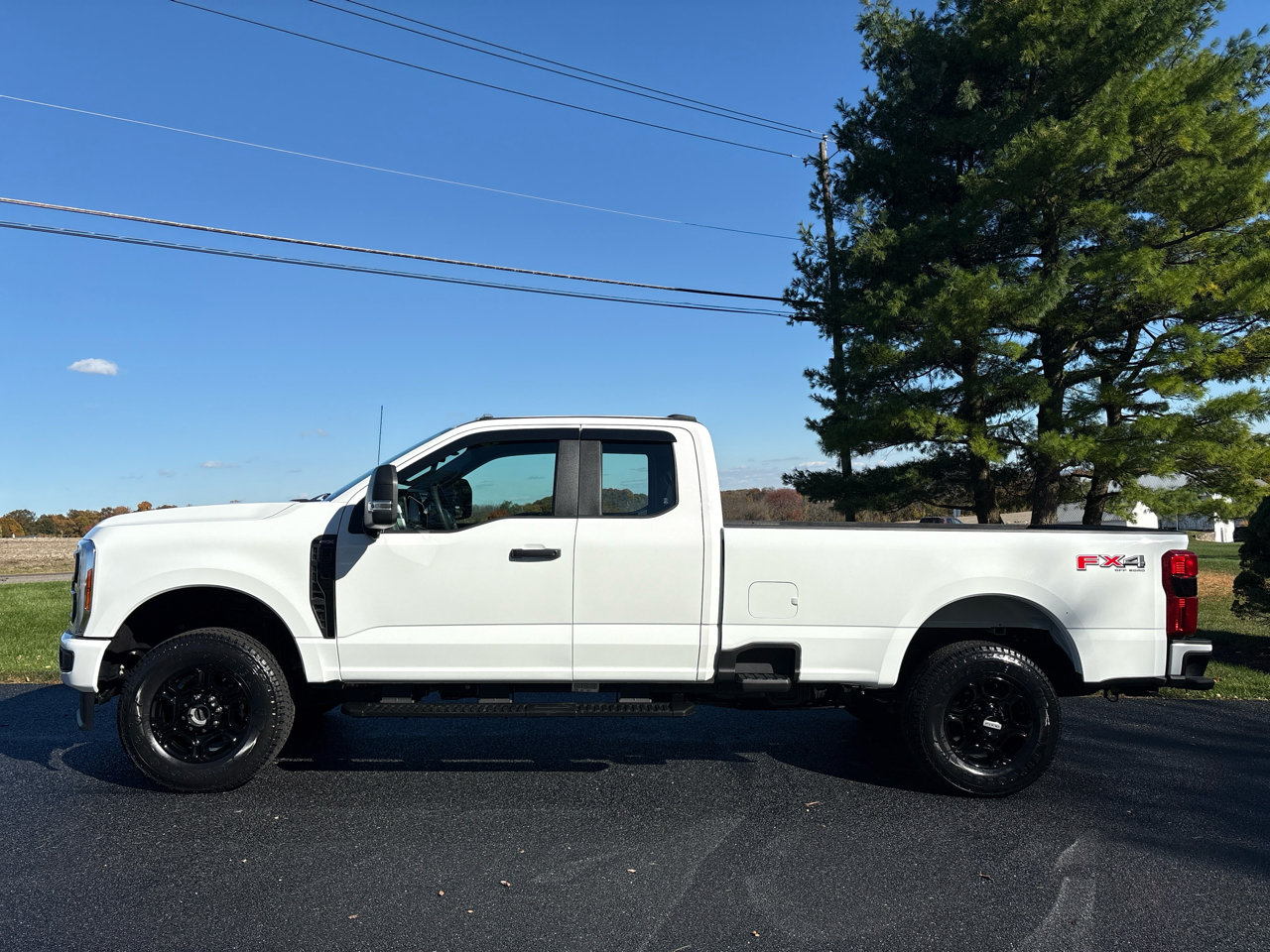 Ford F-350 SD XL SuperCab Long Bed 4WD 2023 Ford F-350 SD XL SuperCab Long Bed 4WD 2023