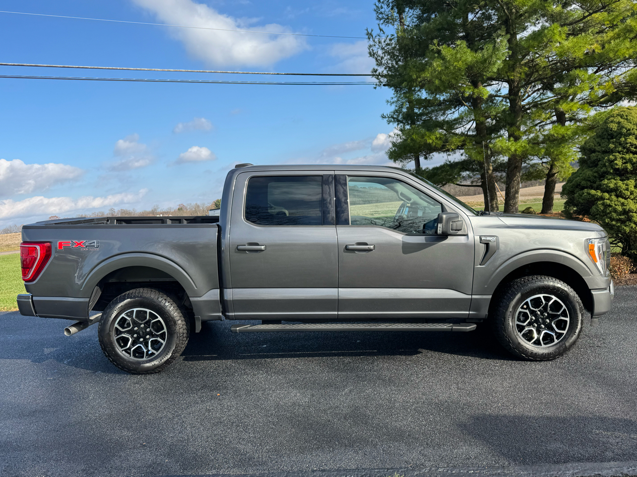 2022 Ford F-150 XLT photo 3