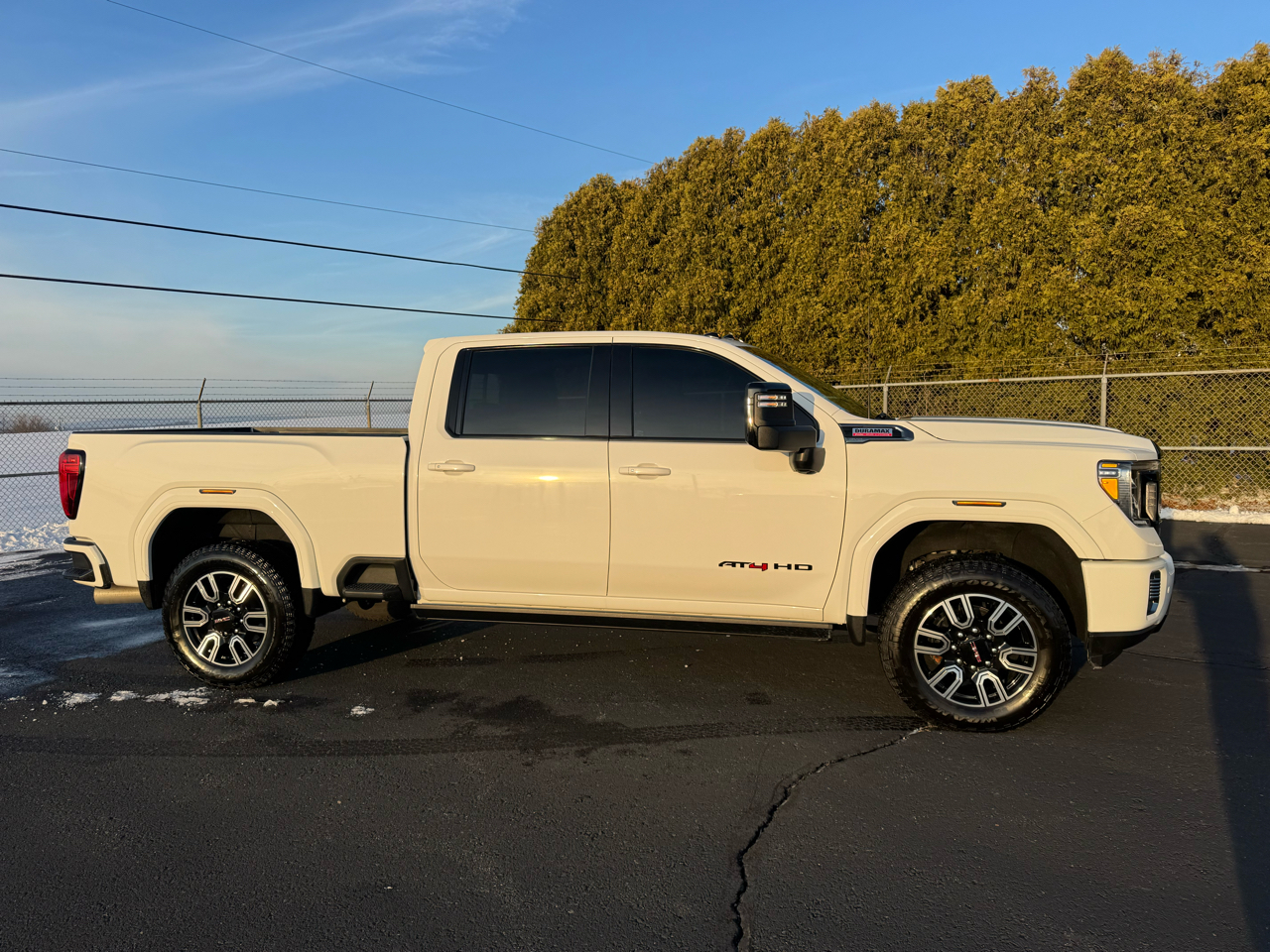 GMC Sierra 2500HD AT4 Crew Cab 4WD 2022
