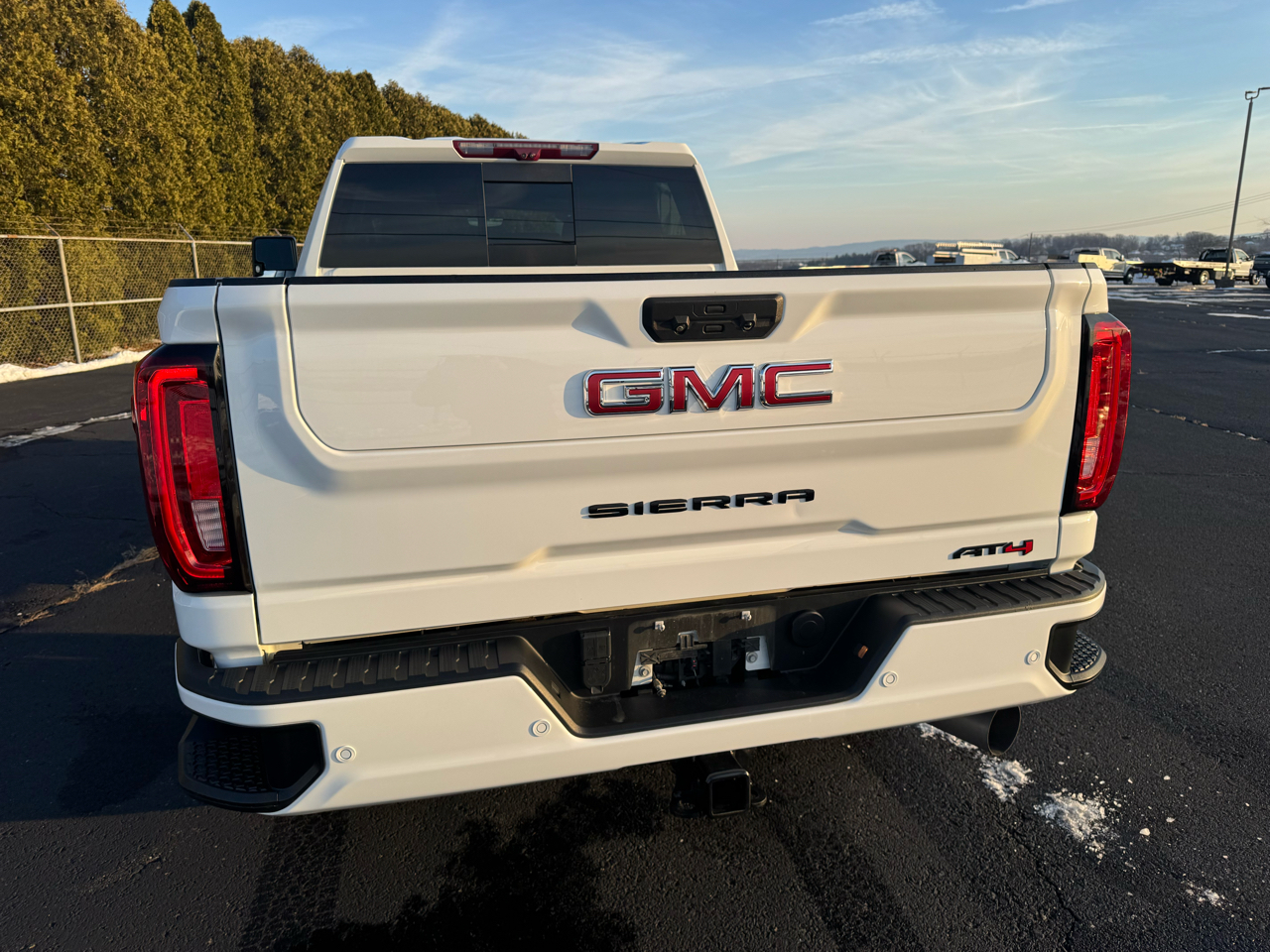 GMC Sierra 2500HD AT4 Crew Cab 4WD 2022