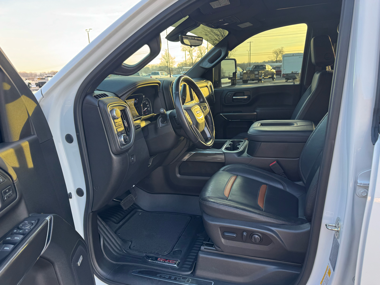 GMC Sierra 2500HD AT4 Crew Cab 4WD 2022