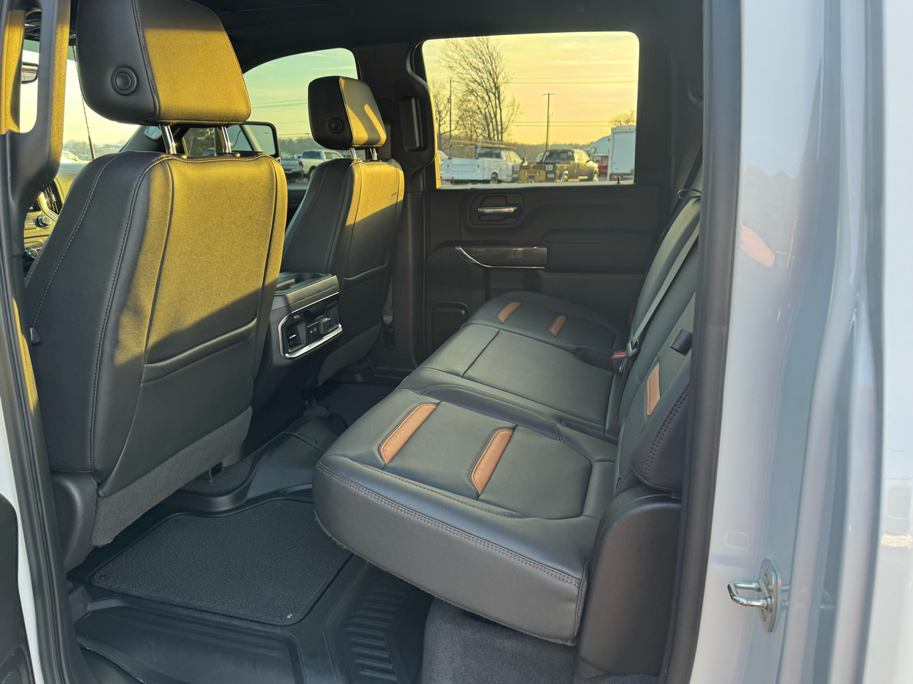 GMC Sierra 2500HD AT4 Crew Cab 4WD 2022