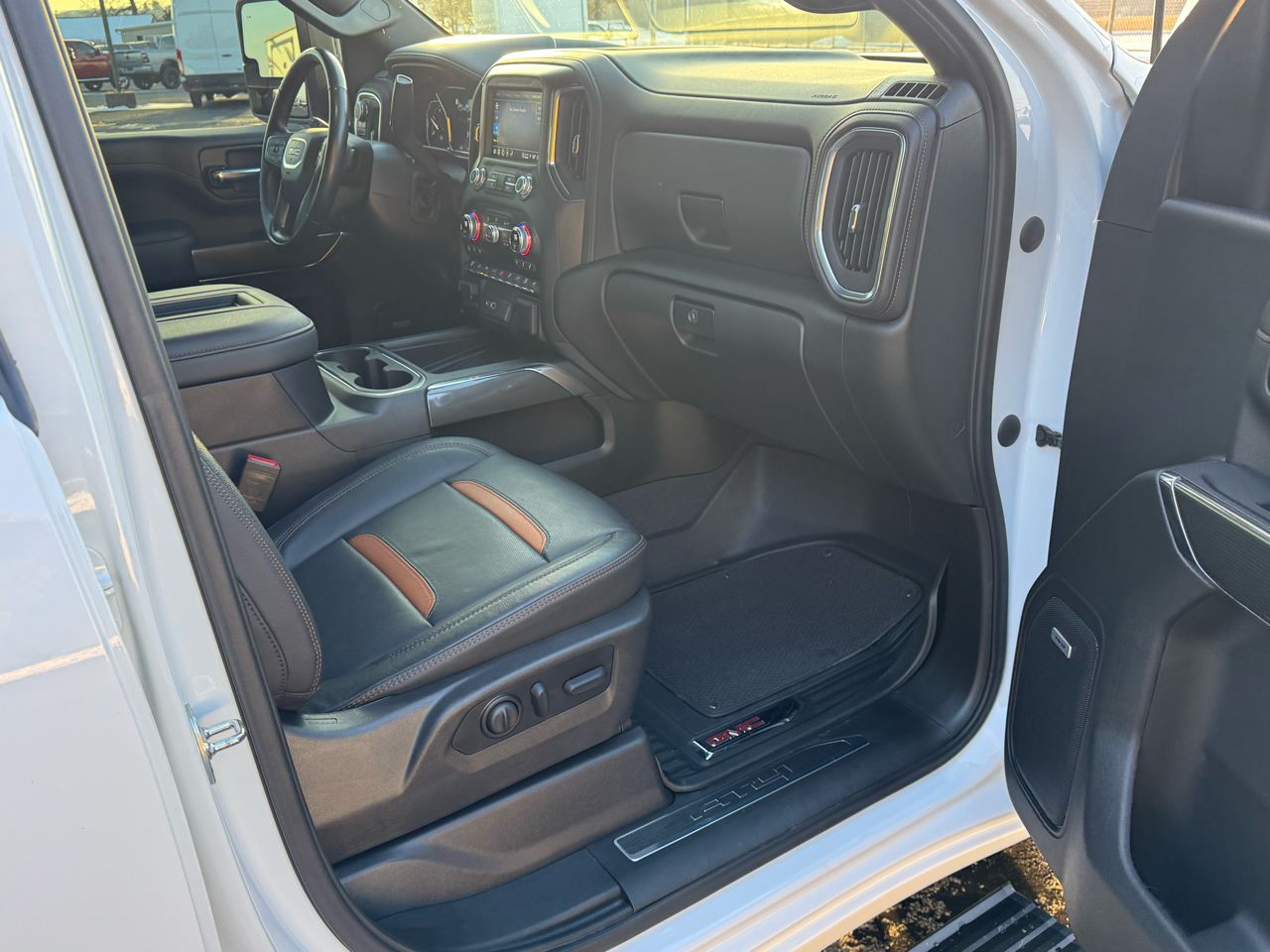 GMC Sierra 2500HD AT4 Crew Cab 4WD 2022