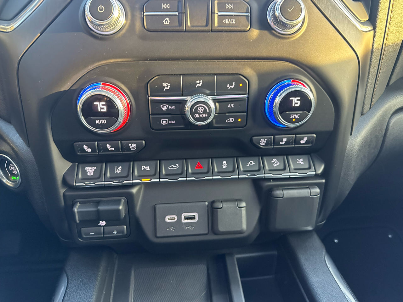 GMC Sierra 2500HD AT4 Crew Cab 4WD 2022