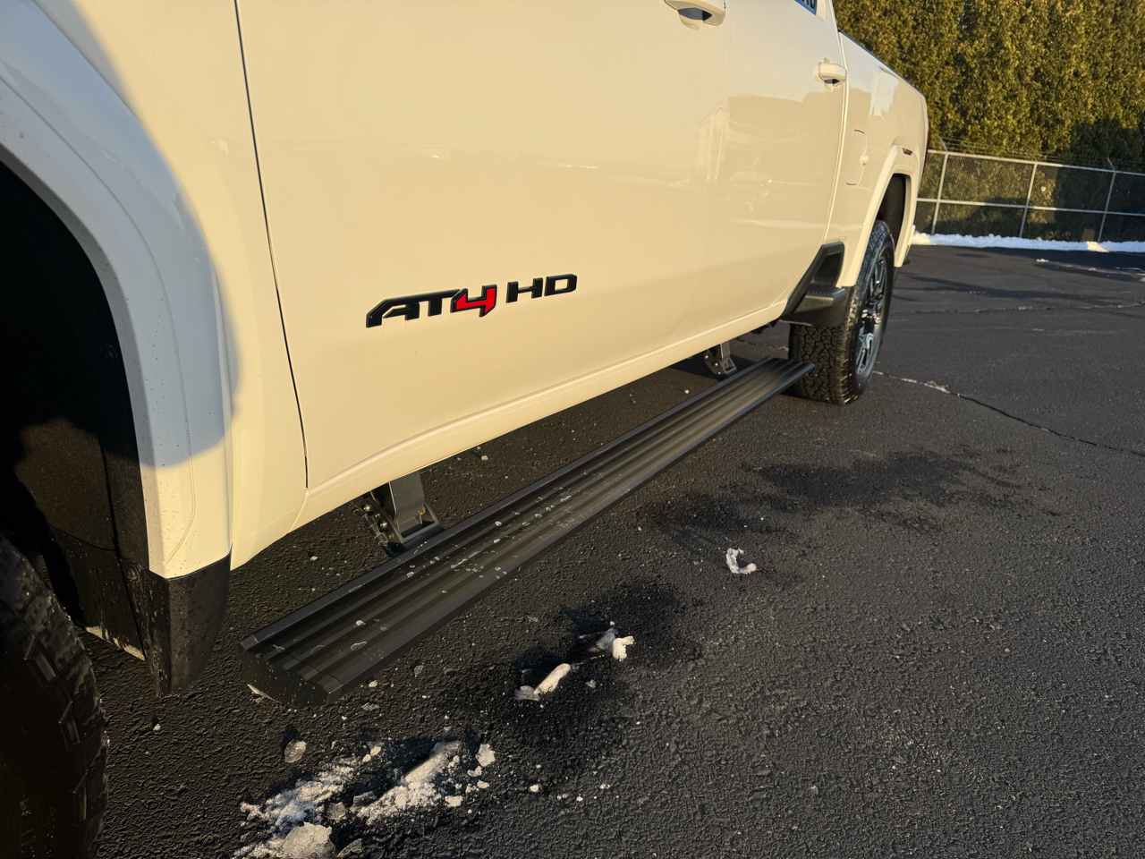 GMC Sierra 2500HD AT4 Crew Cab 4WD 2022