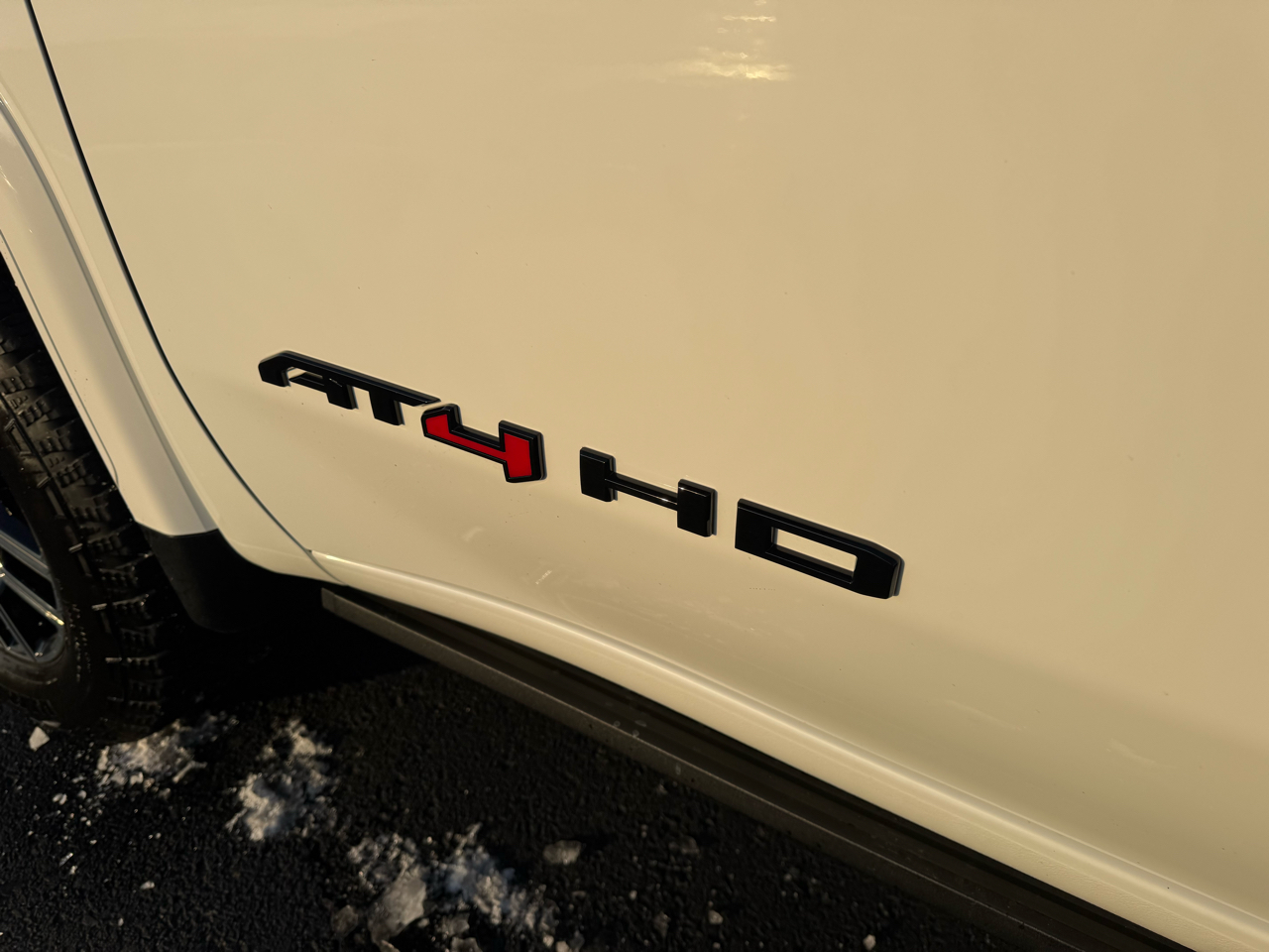 GMC Sierra 2500HD AT4 Crew Cab 4WD 2022