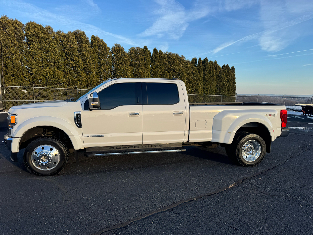 Ford F-450 SD Lariat Crew Cab DRW 4WD 2020