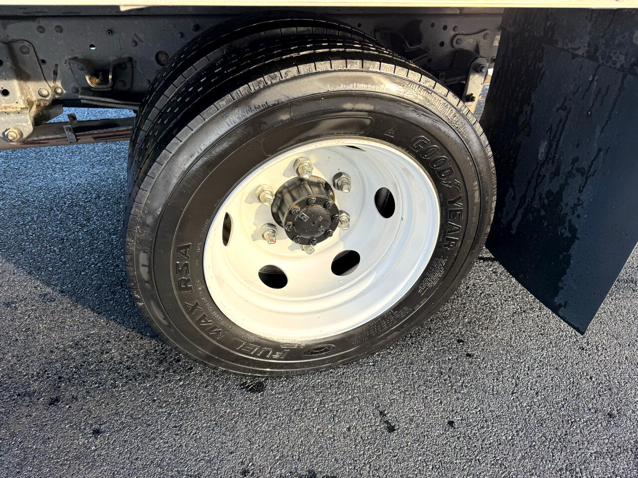 Isuzu Trucks NPR HD  2023