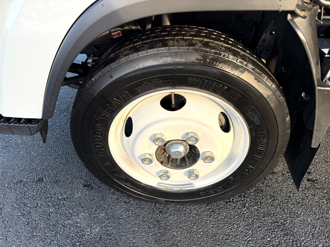 Isuzu Trucks NPR HD  2023