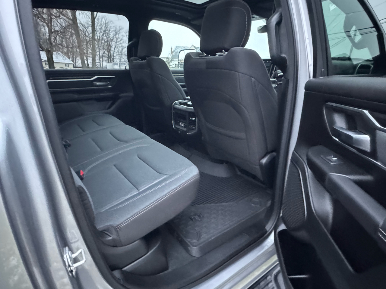 RAM 1500 Big Horn Crew Cab LWB 4WD 2022