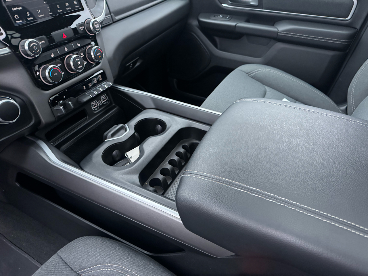 RAM 1500 Big Horn Crew Cab LWB 4WD 2022