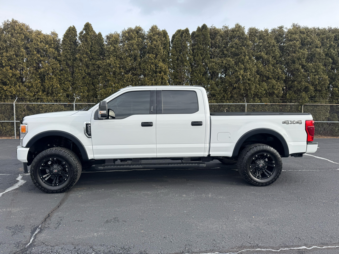 Ford F-250 SD XLT Crew Cab 4WD 2022