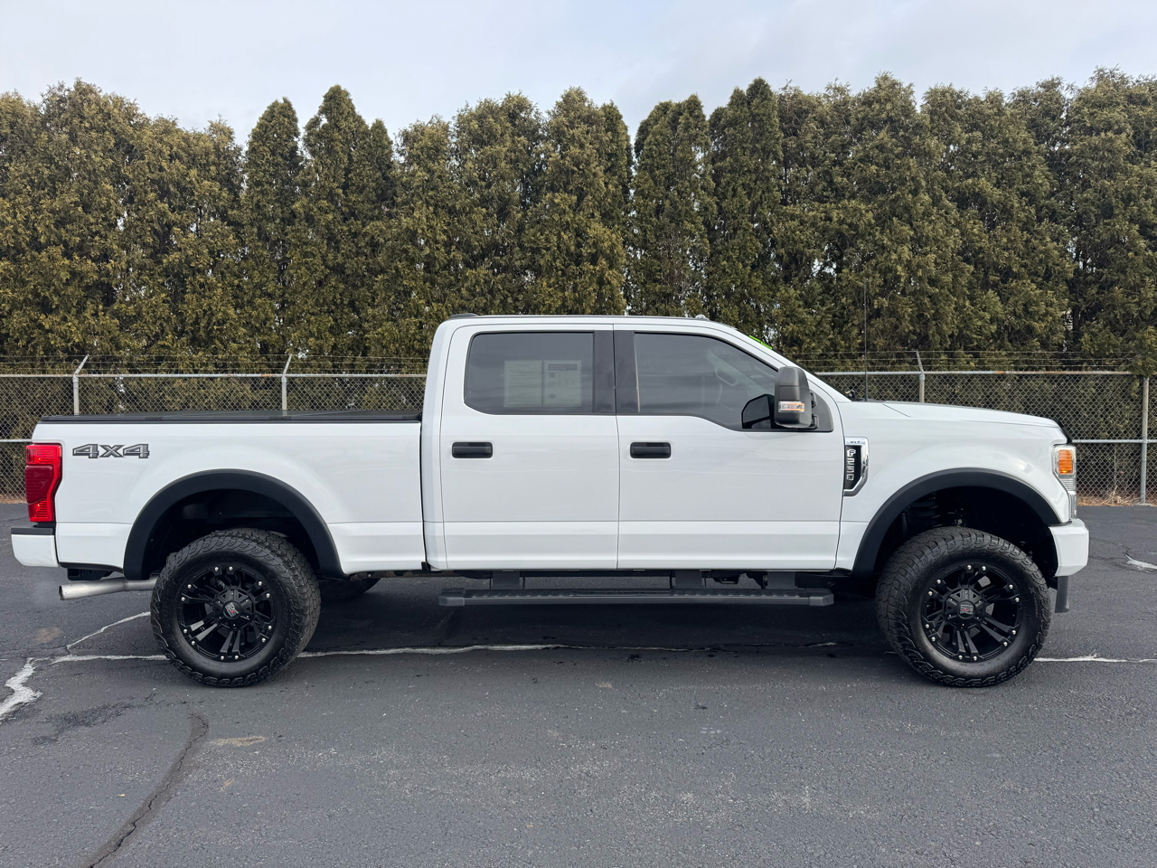 Ford F-250 SD XLT Crew Cab 4WD 2022