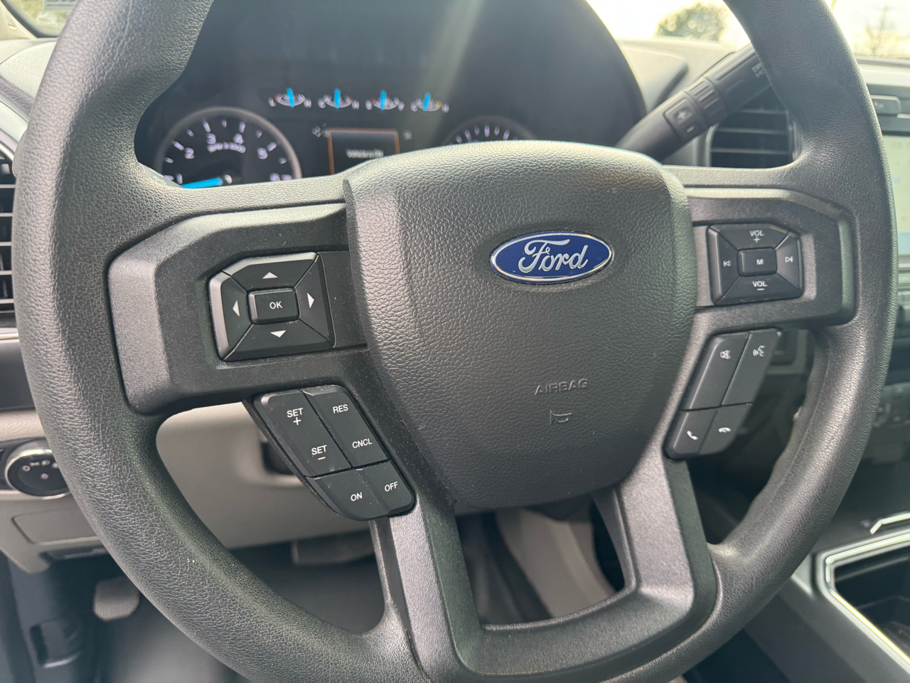 Ford F-250 SD XLT Crew Cab 4WD 2022