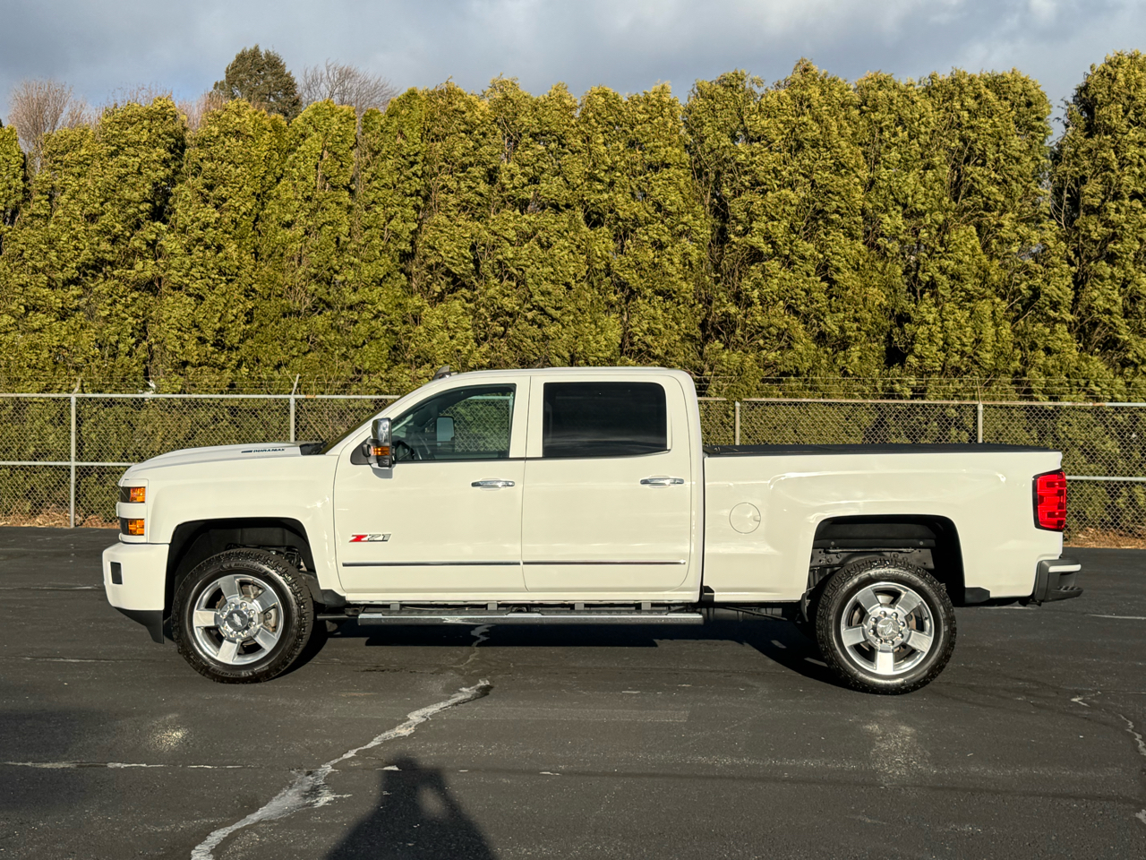 Chevrolet Silverado 2500HD LT Crew Cab Short Box 4WD 2019