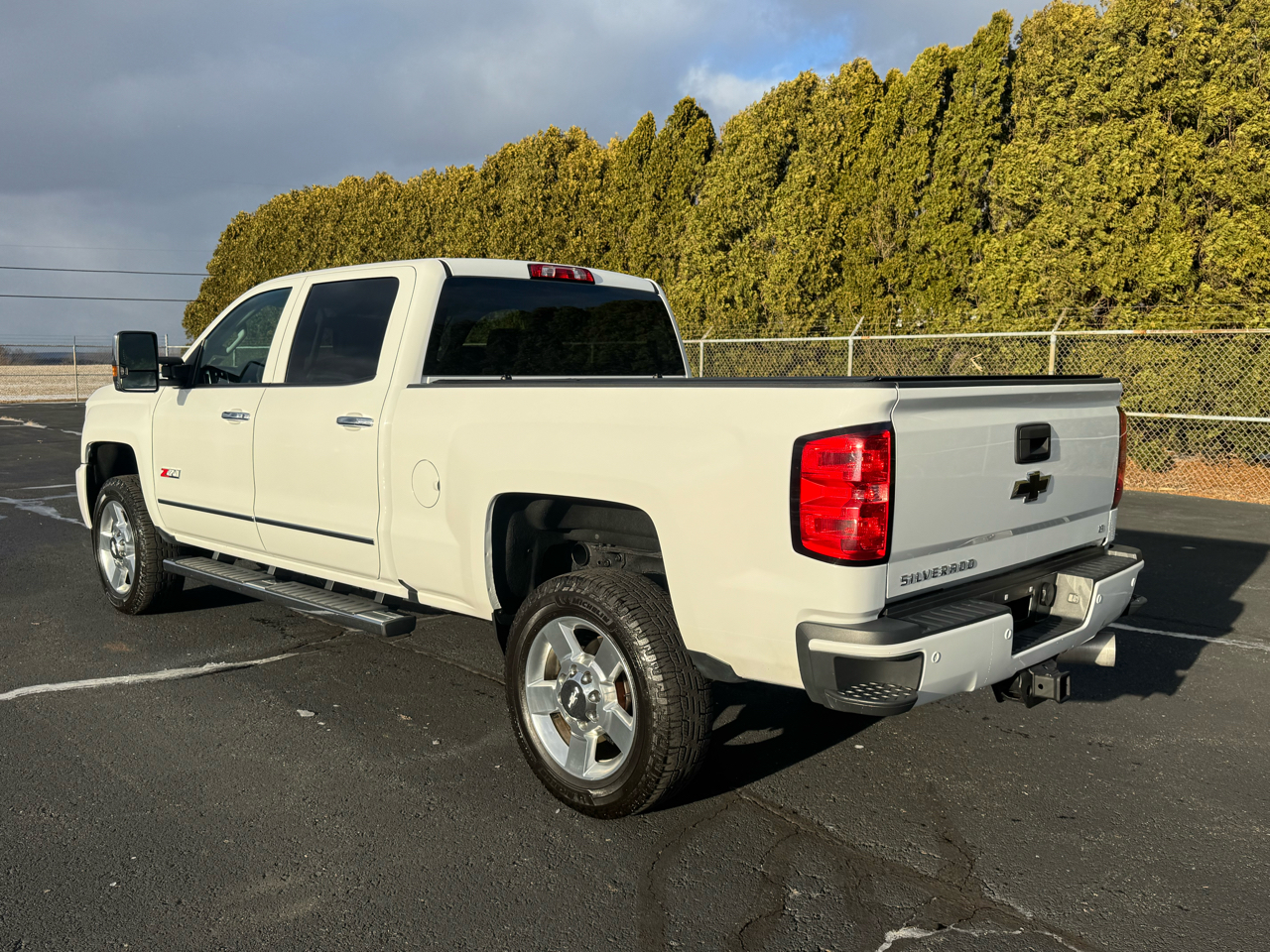 Chevrolet Silverado 2500HD LT Crew Cab Short Box 4WD 2019