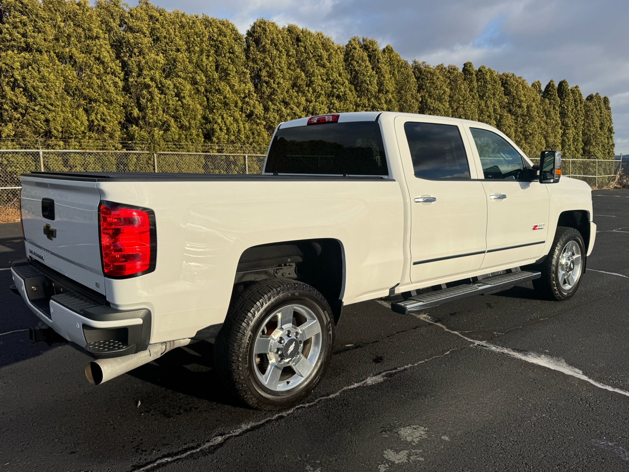 Chevrolet Silverado 2500HD LT Crew Cab Short Box 4WD 2019