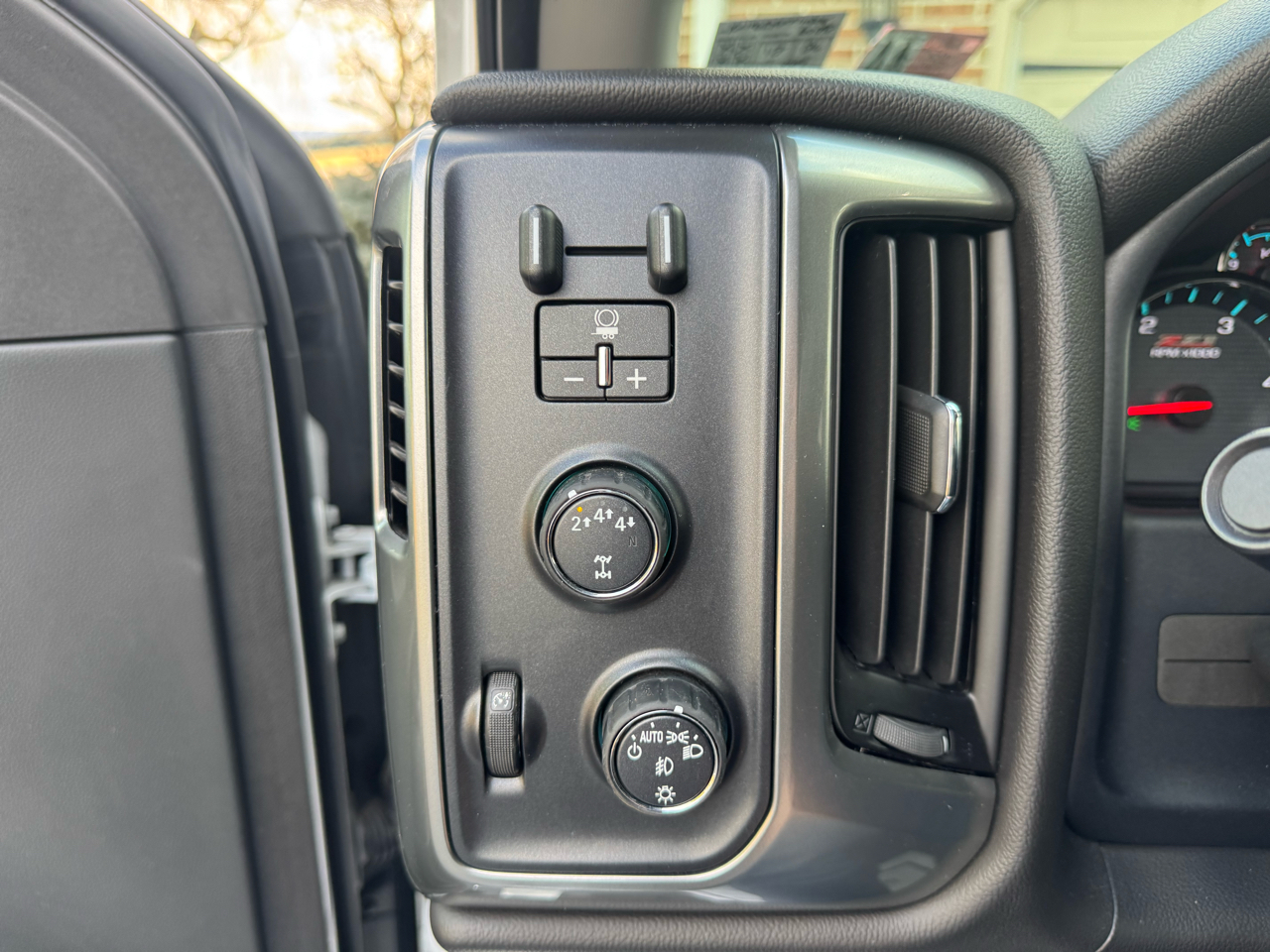 Chevrolet Silverado 2500HD LT Crew Cab Short Box 4WD 2019